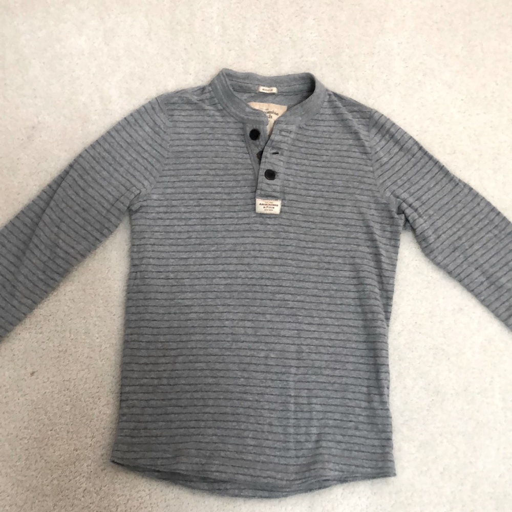Abercrombie and Fitch Gray Muscle T-Shirt